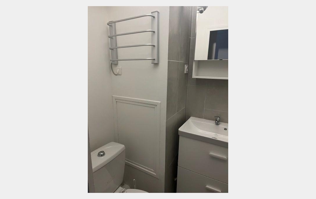 CABINET L'ANTENNE : Appartement | NIMES (30000) | 22 m2 | 390 € 