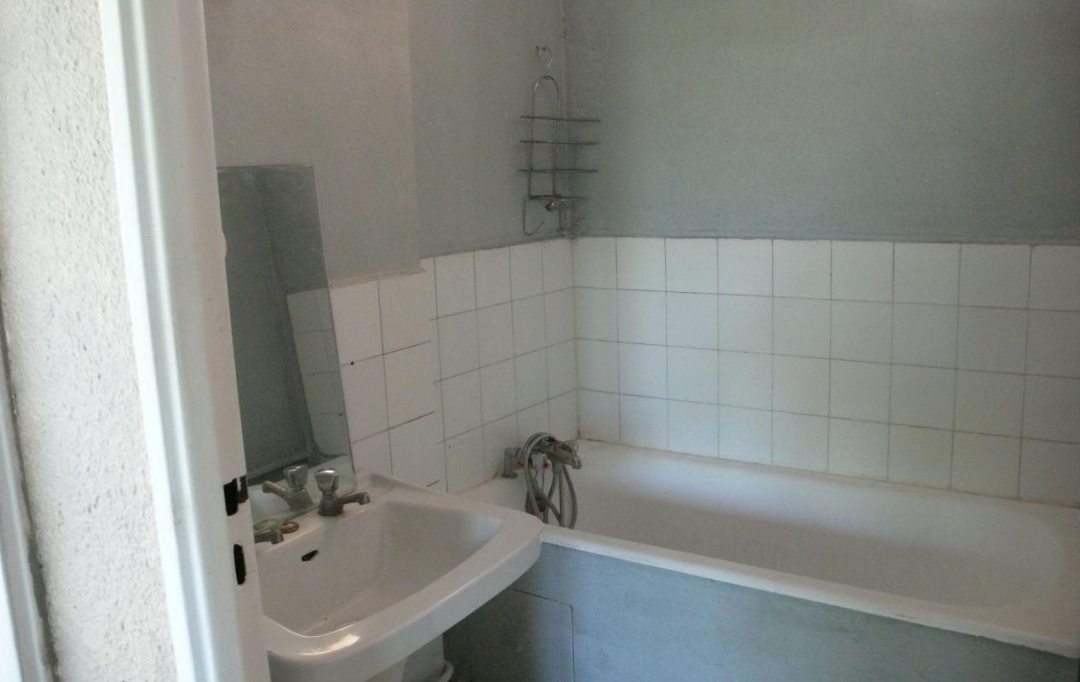 CABINET L'ANTENNE : Appartement | NIMES (30900) | 53 m2 | 617 € 