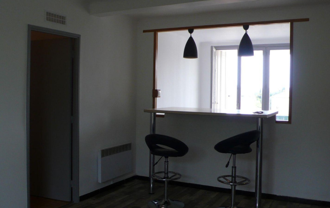 CABINET L'ANTENNE : Appartement | NIMES (30900) | 53 m2 | 617 € 
