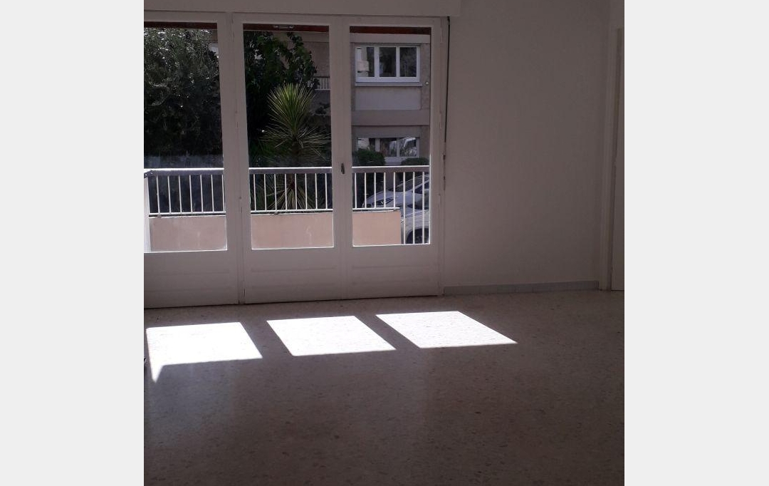 CABINET L'ANTENNE : Appartement | NIMES (30900) | 61 m2 | 790 € 