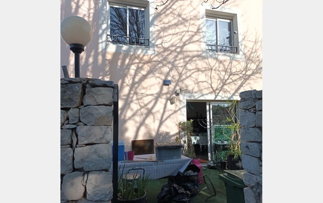 CABINET L'ANTENNE : House | NIMES (30000) | 58 m2 | 720 € 