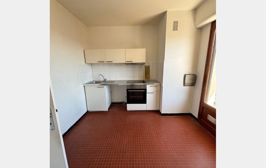 CABINET L'ANTENNE : Appartement | NIMES (30900) | 33 m2 | 547 € 