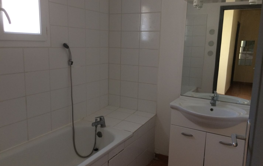 CABINET L'ANTENNE : Appartement | LA ROUVIERE (30190) | 81 m2 | 668 € 