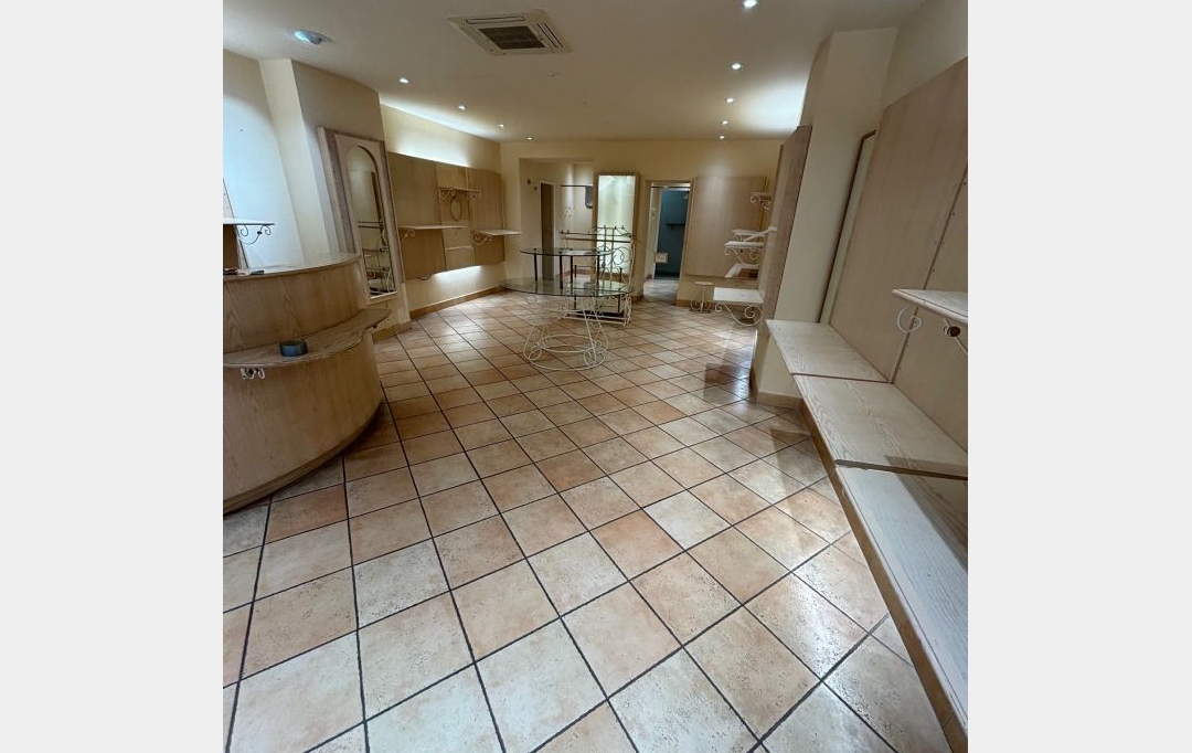 CABINET L'ANTENNE : Office | BAGNOLS-SUR-CEZE (30200) | 65 m2 | 550 € 