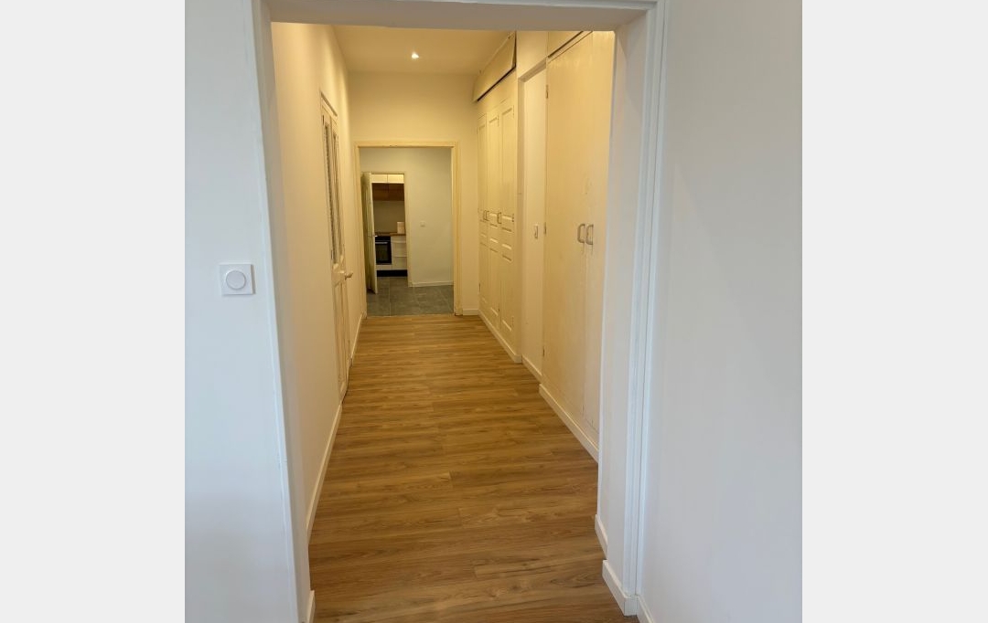 CABINET L'ANTENNE : Appartement | NIMES (30000) | 63 m2 | 775 € 