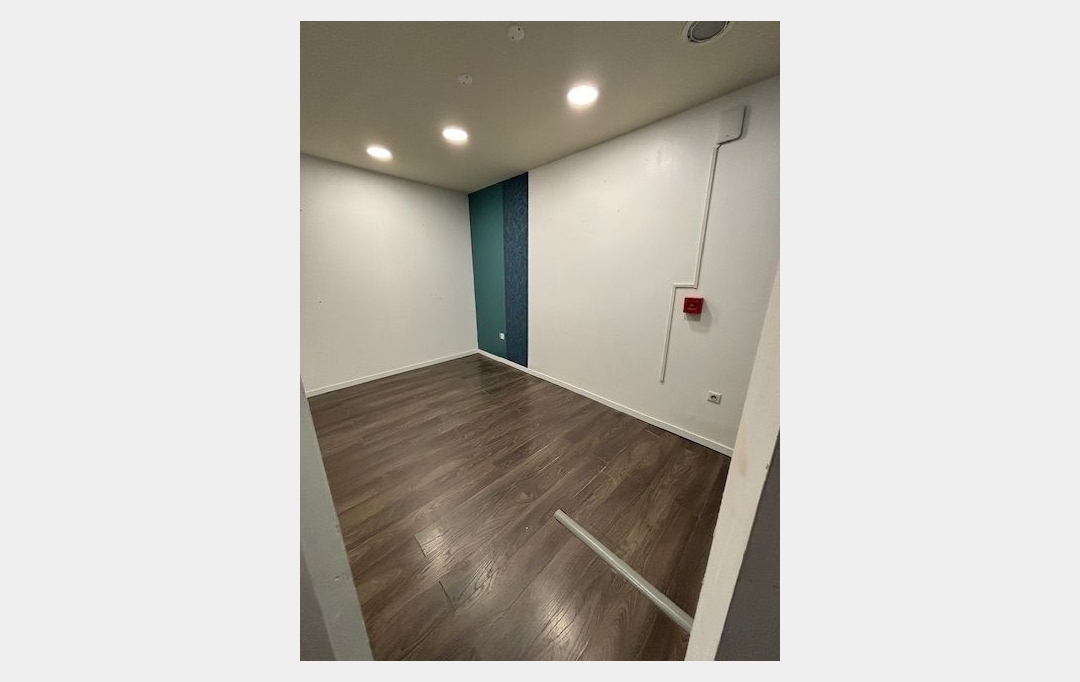 CABINET L'ANTENNE : Office | BAGNOLS-SUR-CEZE (30200) | 65 m2 | 550 € 