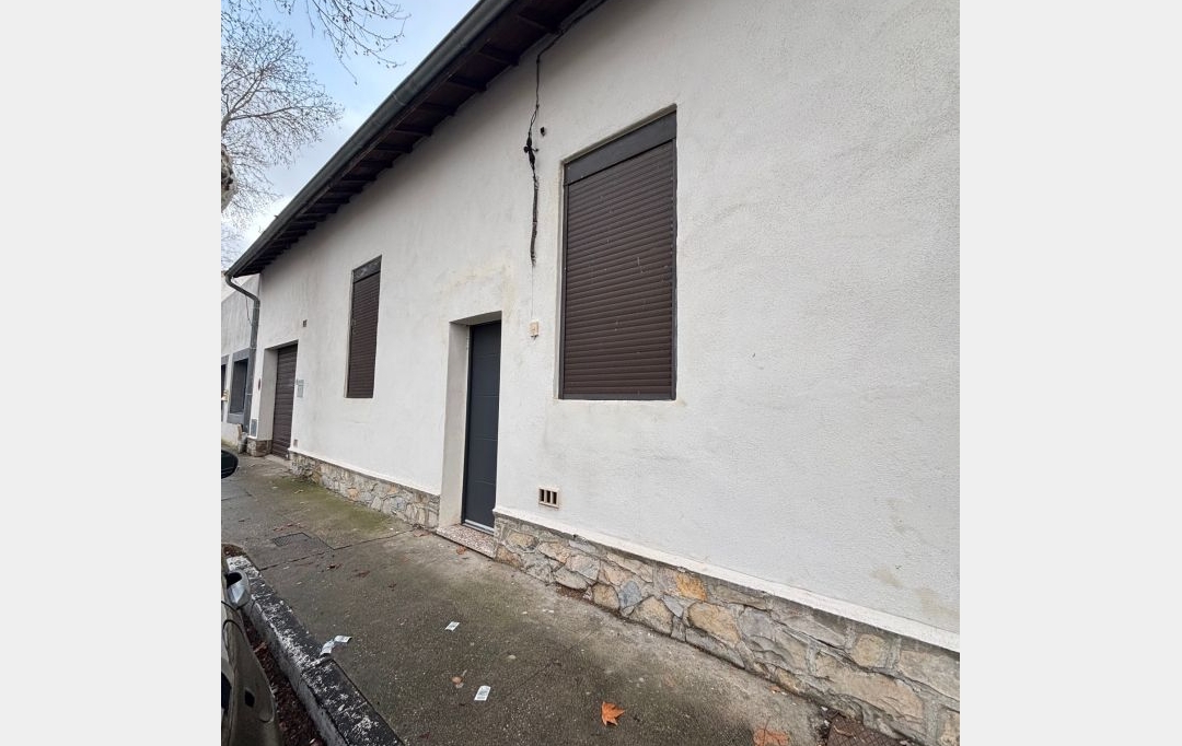 CABINET L'ANTENNE : House | NIMES (30900) | 74 m2 | 790 € 
