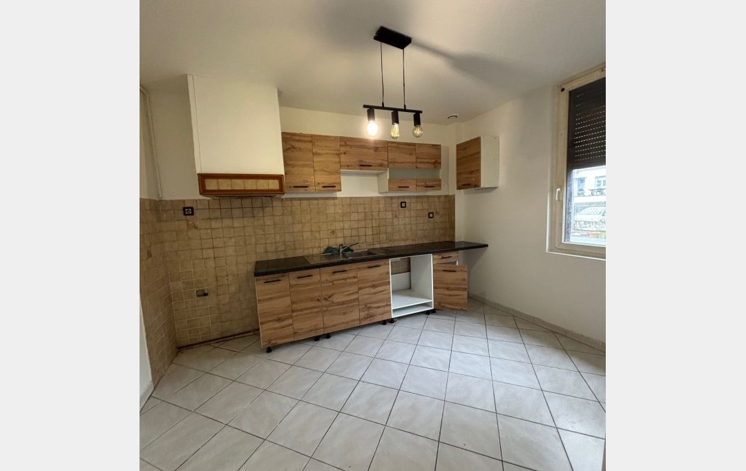 CABINET L'ANTENNE : House | NIMES (30900) | 74 m2 | 790 € 