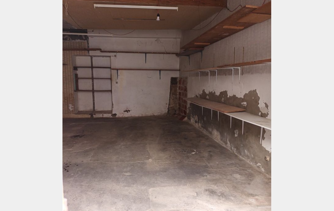 CABINET L'ANTENNE : Office | NIMES (30900) | 20 m2 | 220 € 