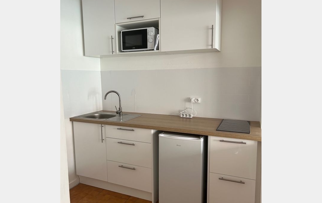 CABINET L'ANTENNE : Appartement | NIMES (30900) | 34 m2 | 500 &euro; 