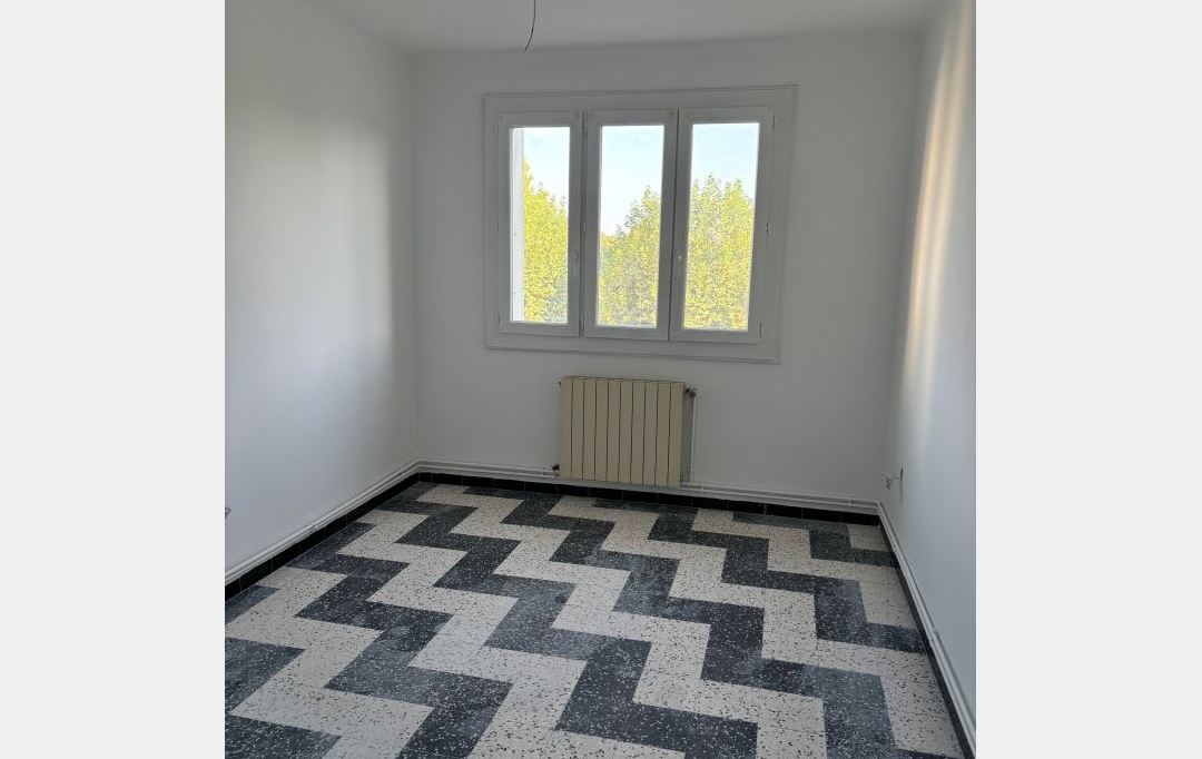 CABINET L'ANTENNE : Appartement | NIMES (30900) | 67 m2 | 696 € 
