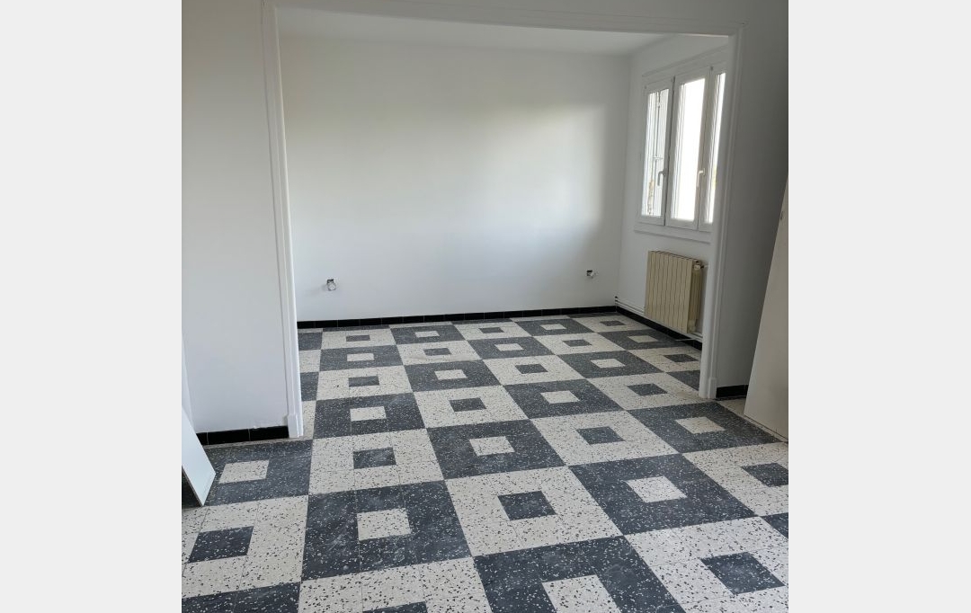 CABINET L'ANTENNE : Appartement | NIMES (30900) | 67 m2 | 696 € 