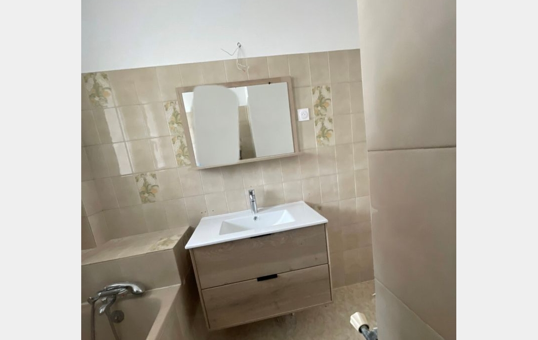 CABINET L'ANTENNE : Appartement | NIMES (30900) | 67 m2 | 696 € 