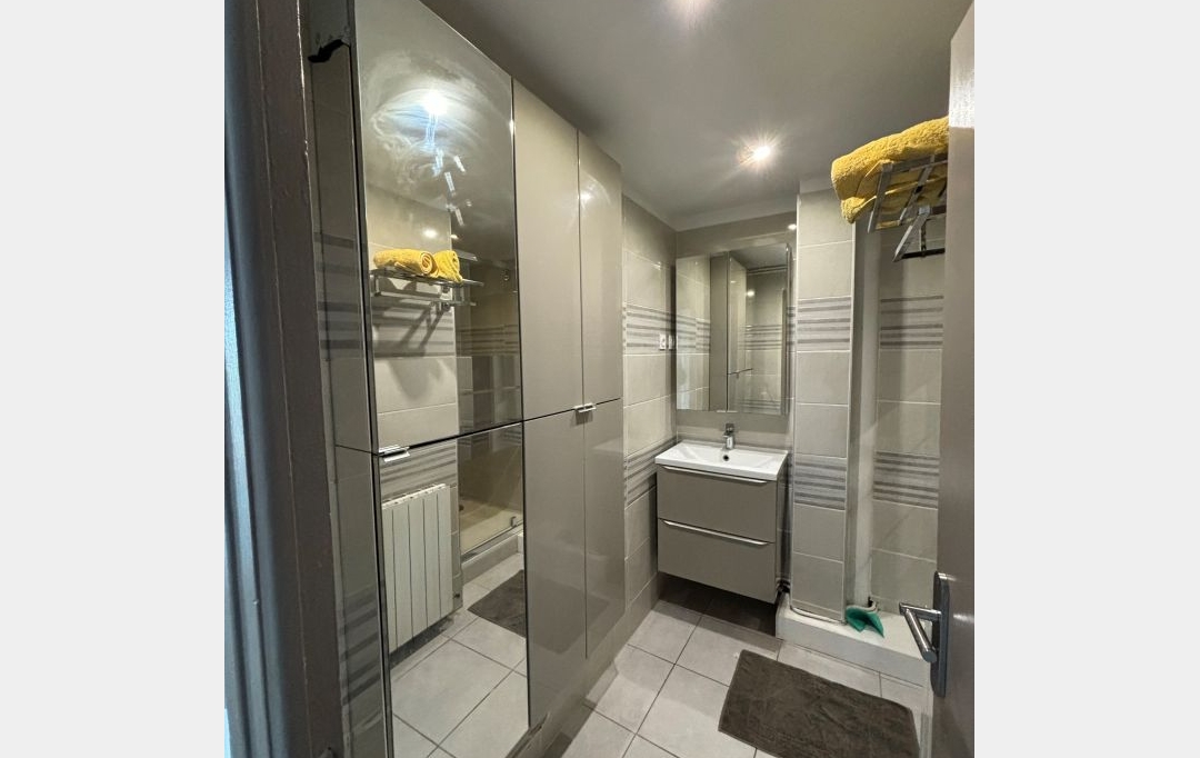 CABINET L'ANTENNE : Apartment | NIMES (30900) | 64 m2 | 1 080 € 