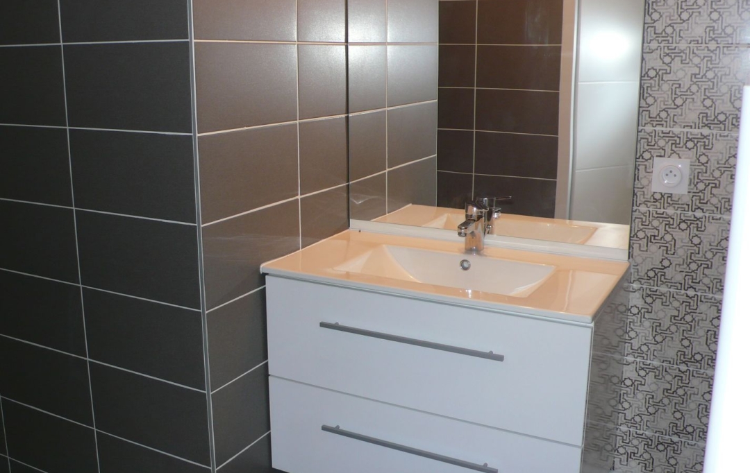 CABINET L'ANTENNE : Appartement | NIMES (30900) | 44 m2 | 646 € 
