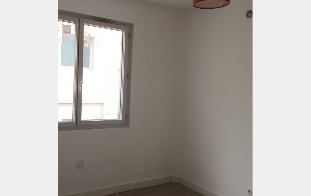 CABINET L'ANTENNE : Apartment | NIMES (30900) | 71 m2 | 920 € 