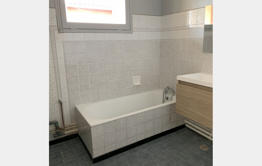CABINET L'ANTENNE : Apartment | NIMES (30900) | 25 m2 | 402 € 
