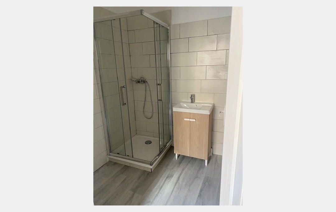 CABINET L'ANTENNE : Apartment | NIMES (30900) | 45 m2 | 570 € 