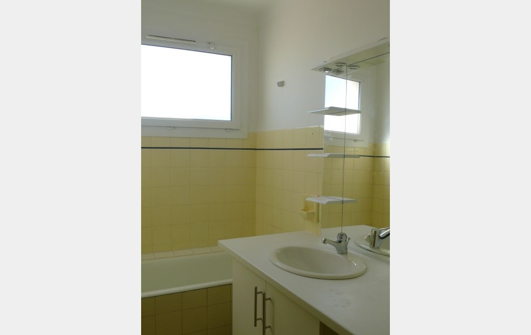 CABINET L'ANTENNE : Apartment | NIMES (30900) | 67 m2 | 642 € 
