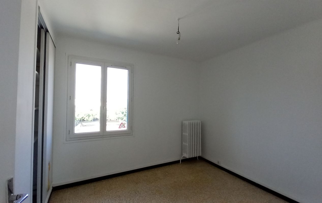 CABINET L'ANTENNE : Appartement | NIMES (30900) | 67 m2 | 642 € 