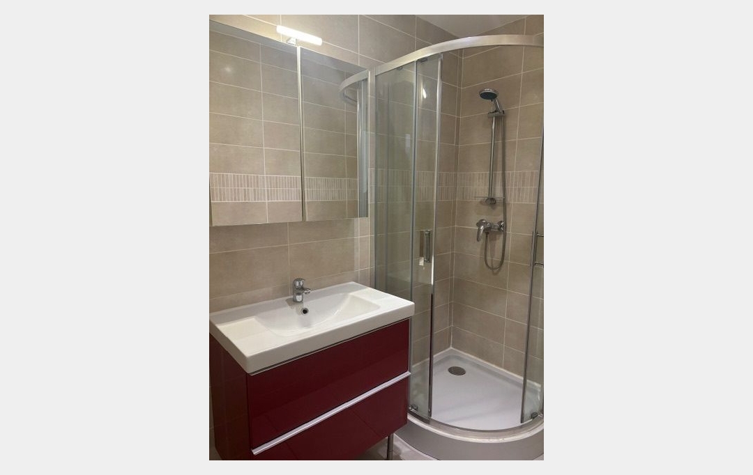 CABINET L'ANTENNE : Apartment | NIMES (30900) | 50 m2 | 603 € 