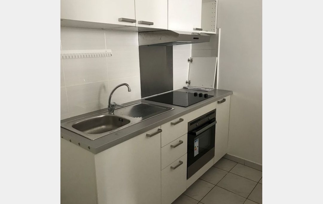 CABINET L'ANTENNE : Apartment | NIMES (30900) | 40 m2 | 413 € 