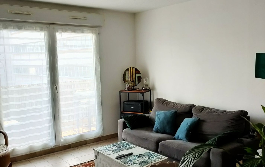 CABINET L'ANTENNE : Apartment | NIMES (30900) | 53 m2 | 646 € 