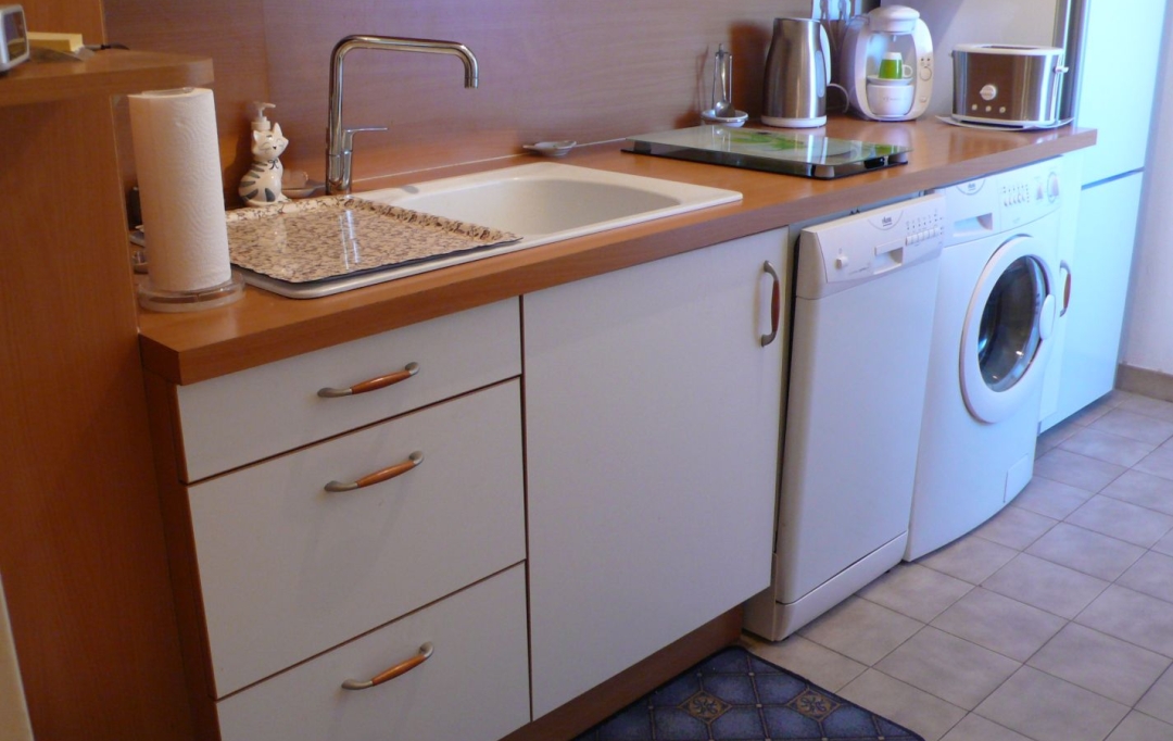 CABINET L'ANTENNE : Apartment | NIMES (30900) | 53 m2 | 646 € 