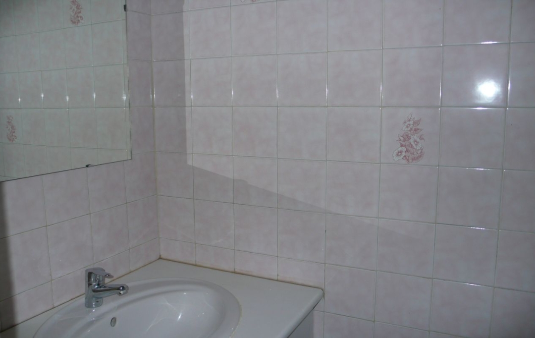 CABINET L'ANTENNE : Apartment | NIMES (30900) | 37 m2 | 376 € 