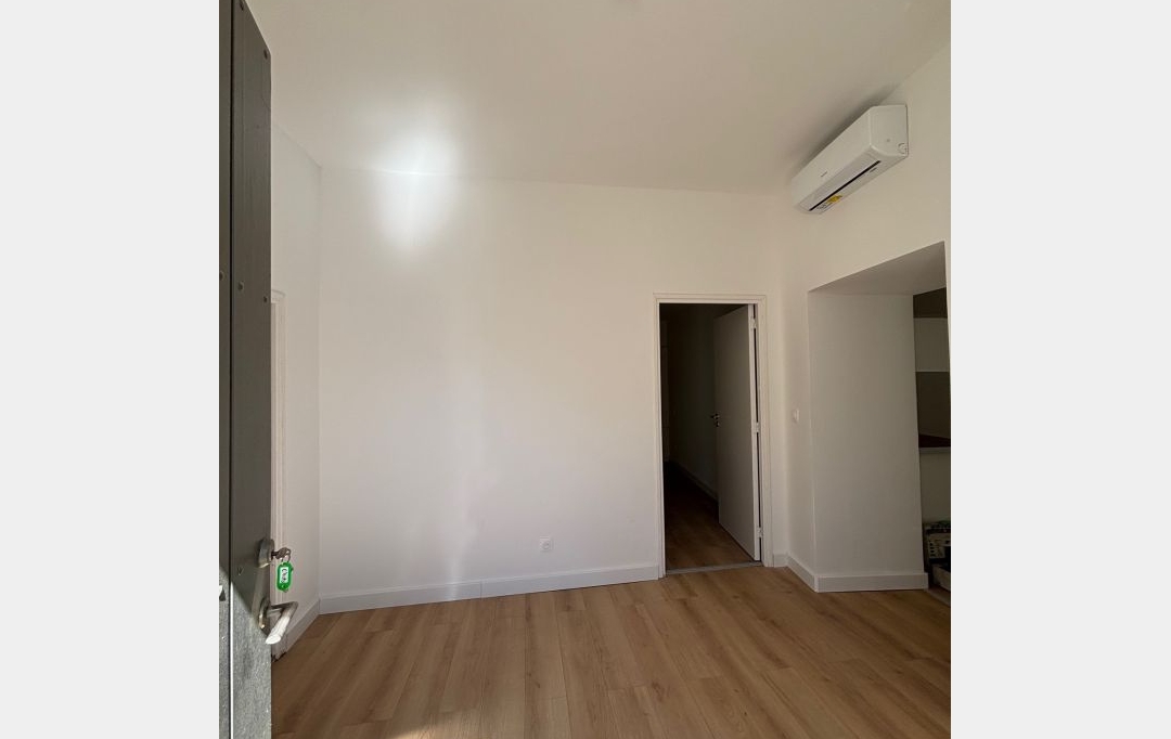 CABINET L'ANTENNE : Appartement | NIMES (30000) | 60 m2 | 750 € 