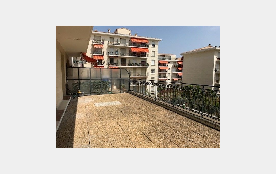 CABINET L'ANTENNE : Apartment | NIMES (30900) | 44 m2 | 719 € 