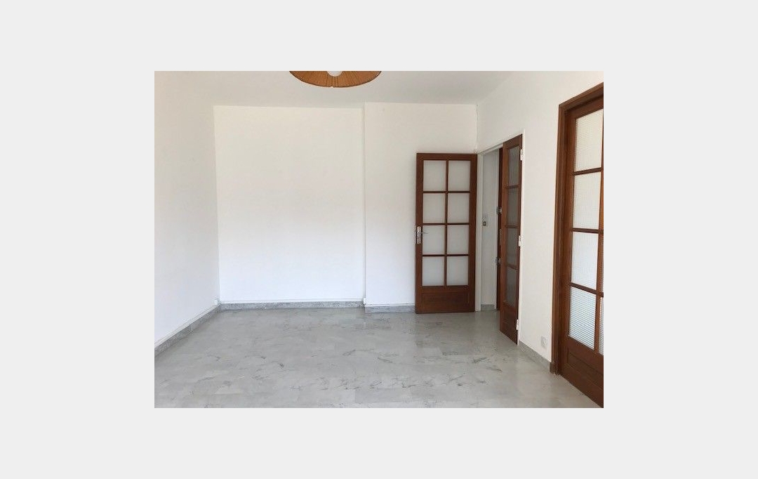 CABINET L'ANTENNE : Apartment | NIMES (30900) | 44 m2 | 719 € 