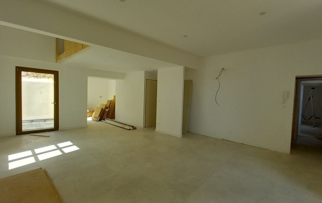 CABINET L'ANTENNE : Appartement | NIMES (30900) | 87 m2 | 1 250 € 