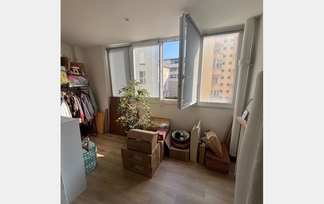 CABINET L'ANTENNE : Appartement | NIMES (30000) | 89 m2 | 950 € 