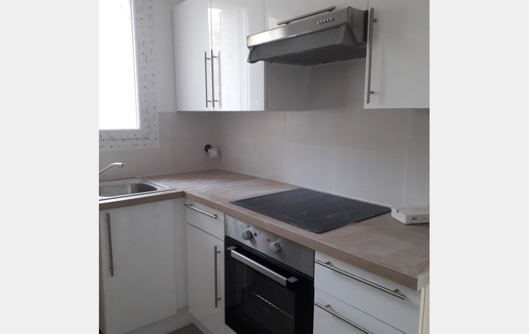 CABINET L'ANTENNE : Appartement | NIMES (30900) | 63 m2 | 685 € 