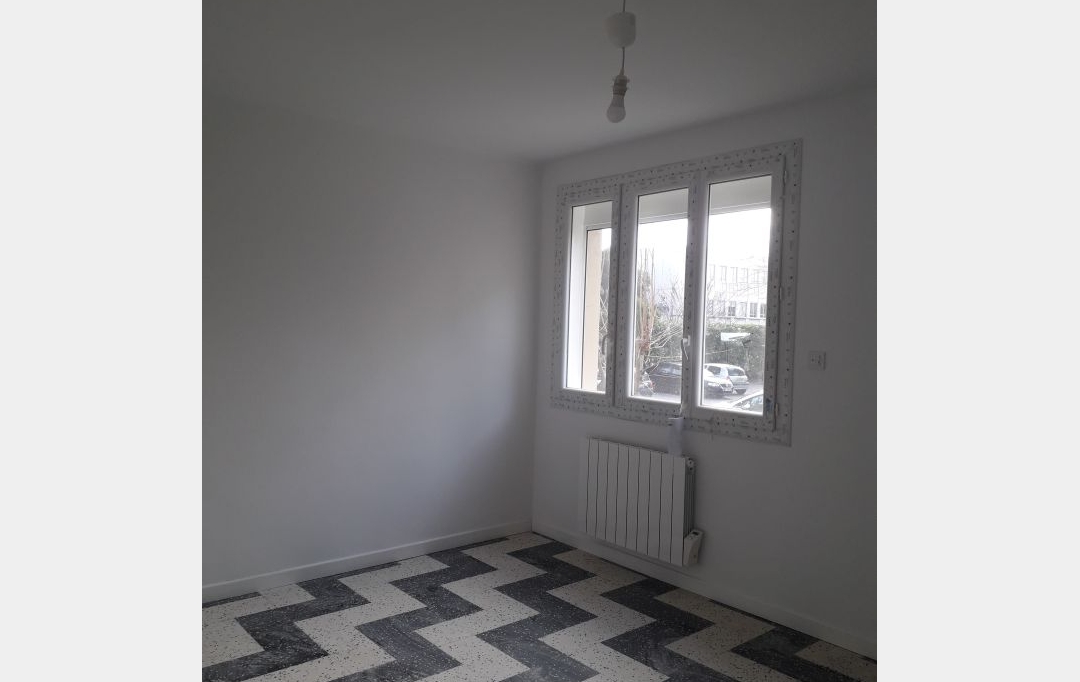 CABINET L'ANTENNE : Appartement | NIMES (30900) | 63 m2 | 685 € 