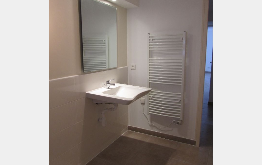 CABINET L'ANTENNE : Apartment | NIMES (30900) | 62 m2 | 975 € 