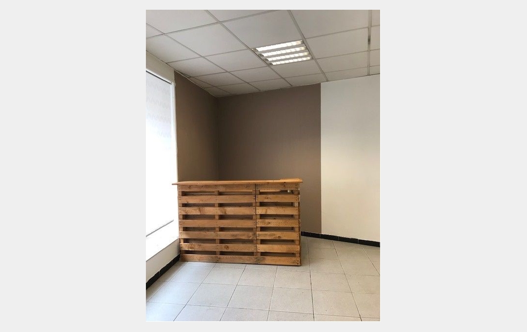 CABINET L'ANTENNE : Local / Bureau | NIMES (30900) | 47 m2 | 404 € 