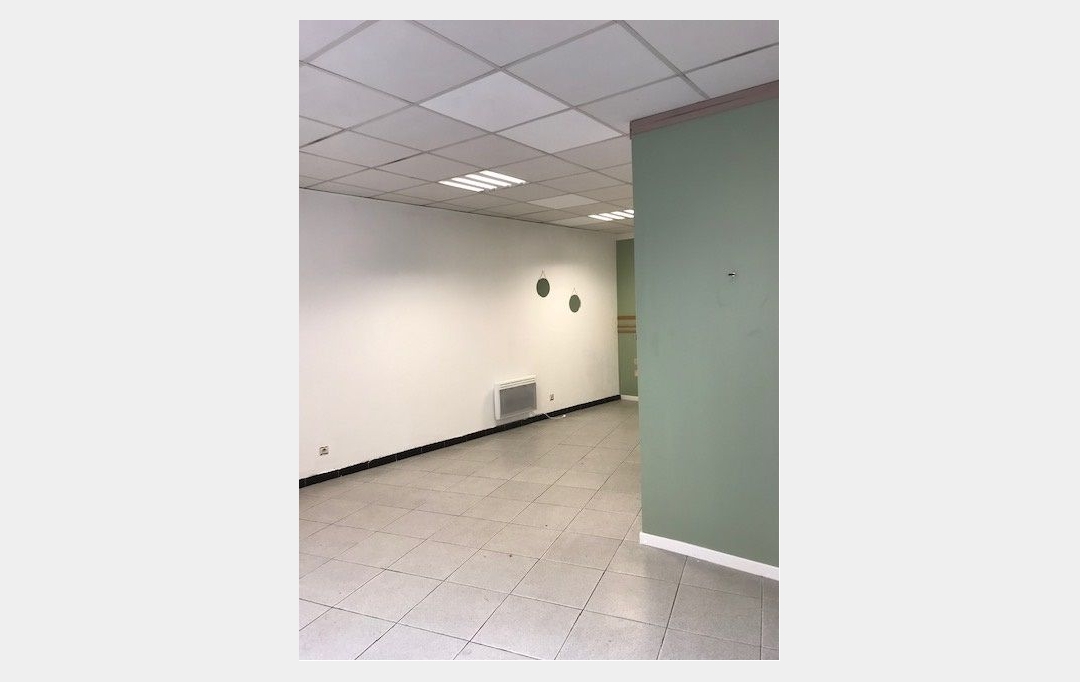 CABINET L'ANTENNE : Local / Bureau | NIMES (30900) | 47 m2 | 404 € 
