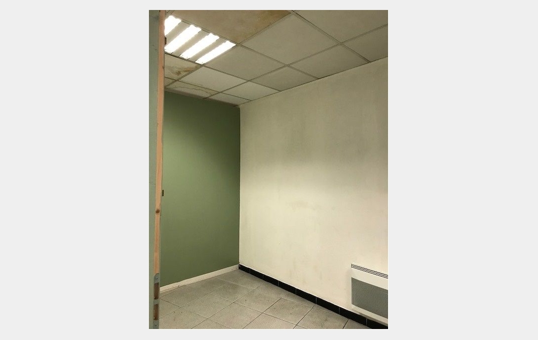 CABINET L'ANTENNE : Local / Bureau | NIMES (30900) | 47 m2 | 404 € 