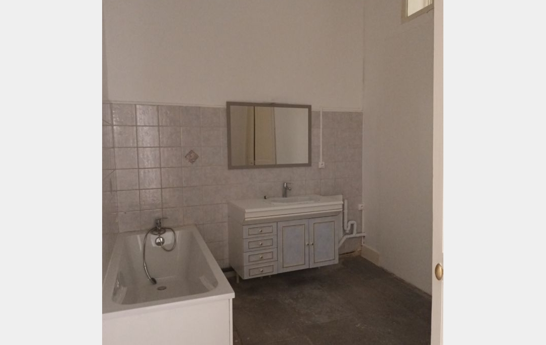 CABINET L'ANTENNE : Appartement | NIMES (30900) | 107 m2 | 1 130 € 