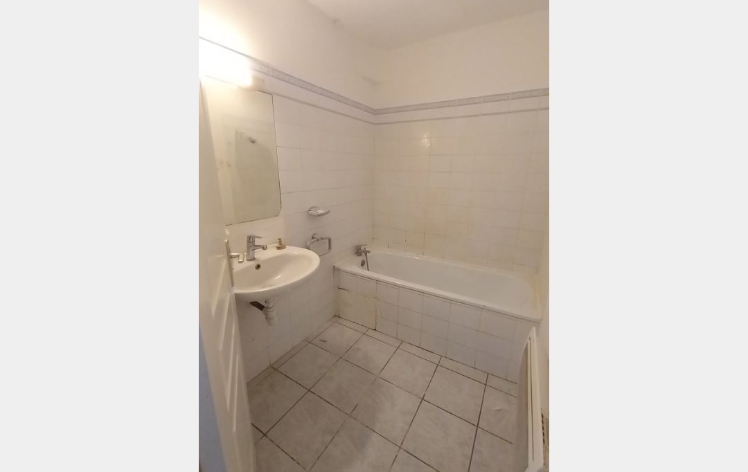 CABINET L'ANTENNE : Appartement | NIMES (30900) | 47 m2 | 570 € 