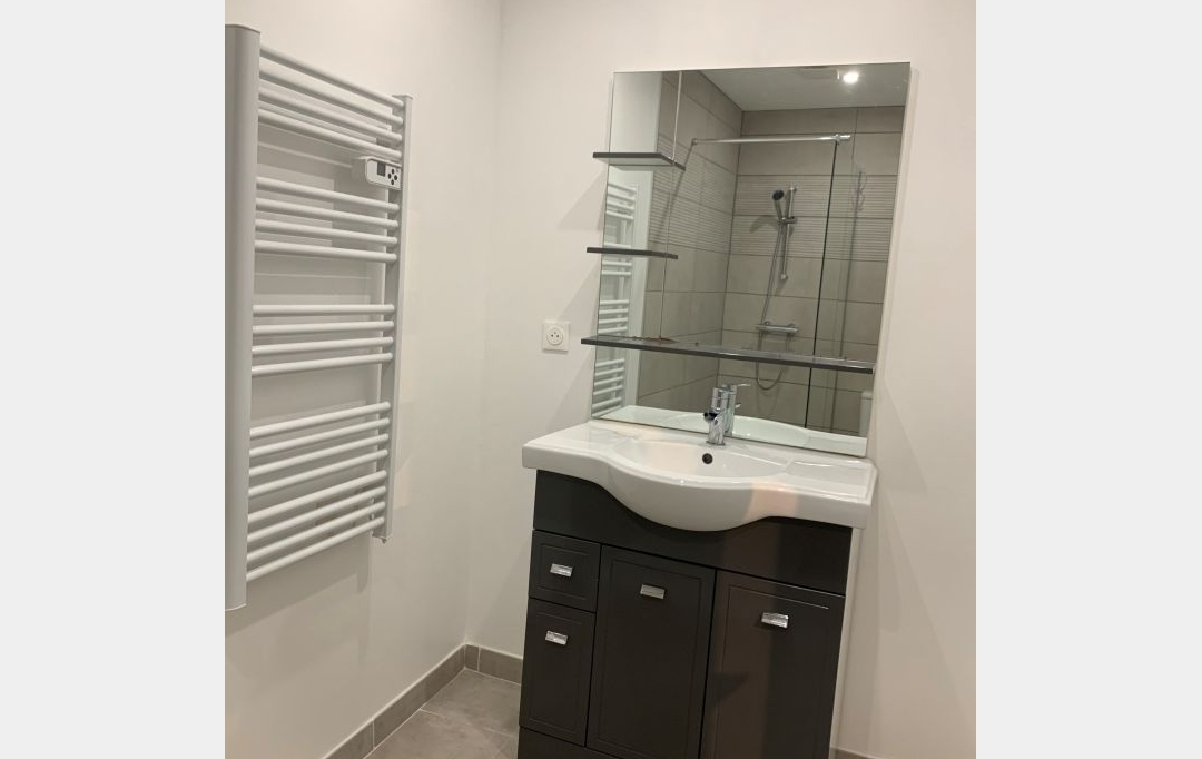 CABINET L'ANTENNE : Appartement | NIMES (30900) | 54 m2 | 700 € 