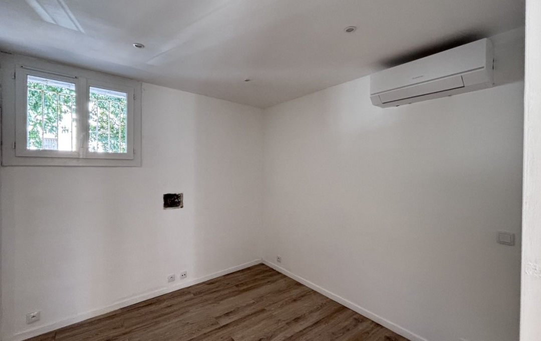 CABINET L'ANTENNE : Apartment | NIMES (30900) | 0 m2 | 570 € 