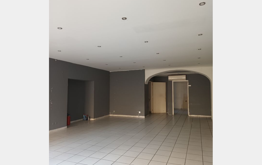 CABINET L'ANTENNE : Office | NIMES (30900) | 79 m2 | 919 &euro; 