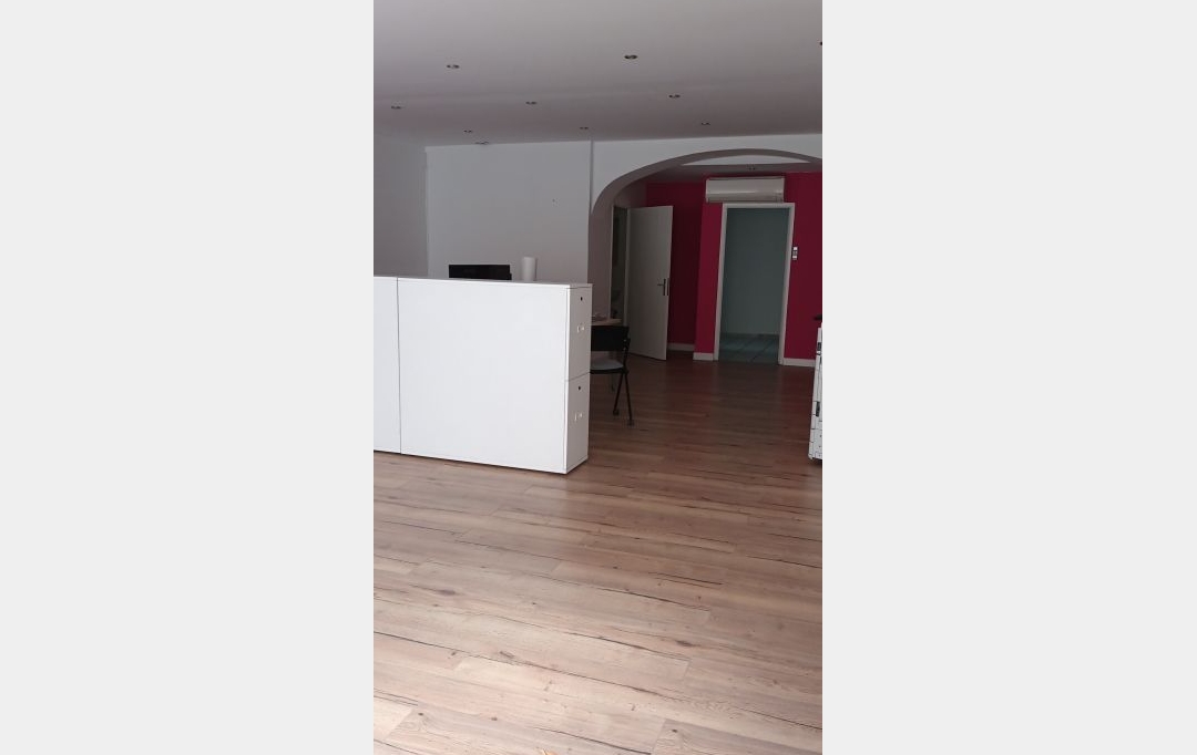 CABINET L'ANTENNE : Office | NIMES (30900) | 79 m2 | 919 &euro; 