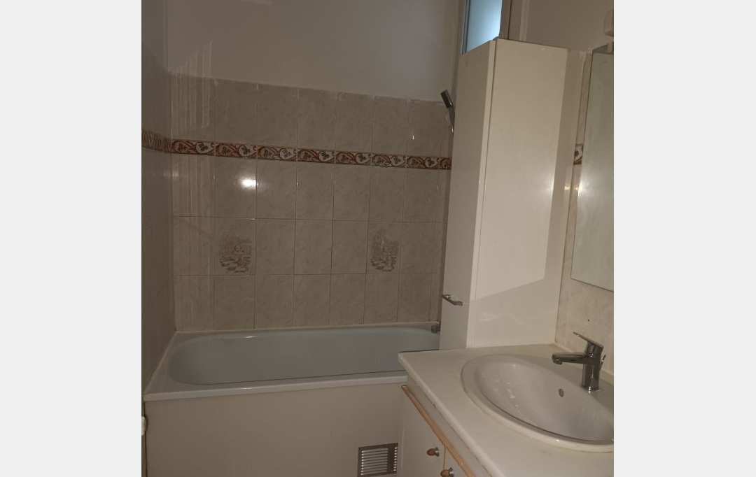 CABINET L'ANTENNE : Apartment | NIMES (30900) | 64 m2 | 651 &euro; 