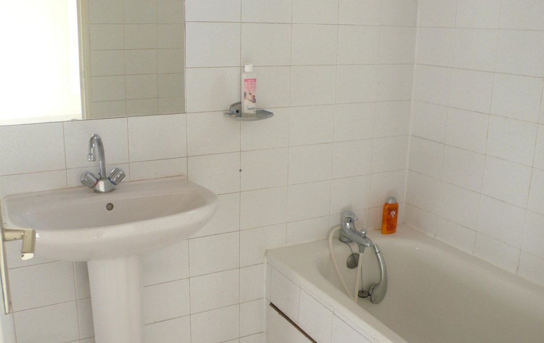 CABINET L'ANTENNE : Apartment | NIMES (30900) | 20 m2 | 407 &euro; 