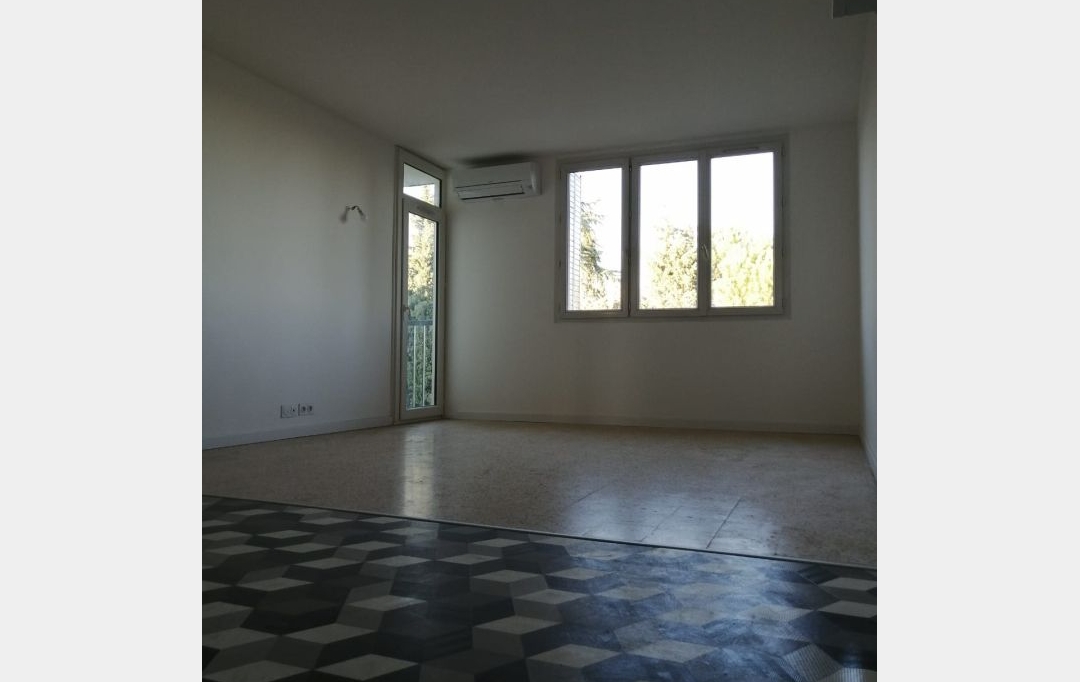 CABINET L'ANTENNE : Appartement | NIMES (30900) | 64 m2 | 577 &euro; 
