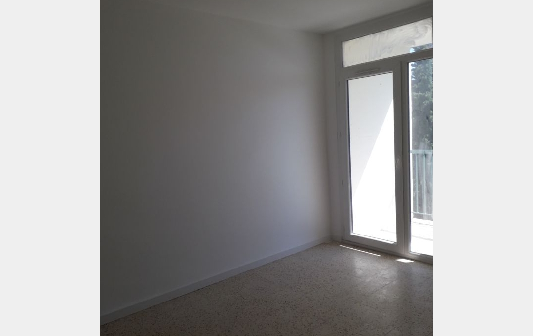 CABINET L'ANTENNE : Appartement | NIMES (30900) | 64 m2 | 577 &euro; 